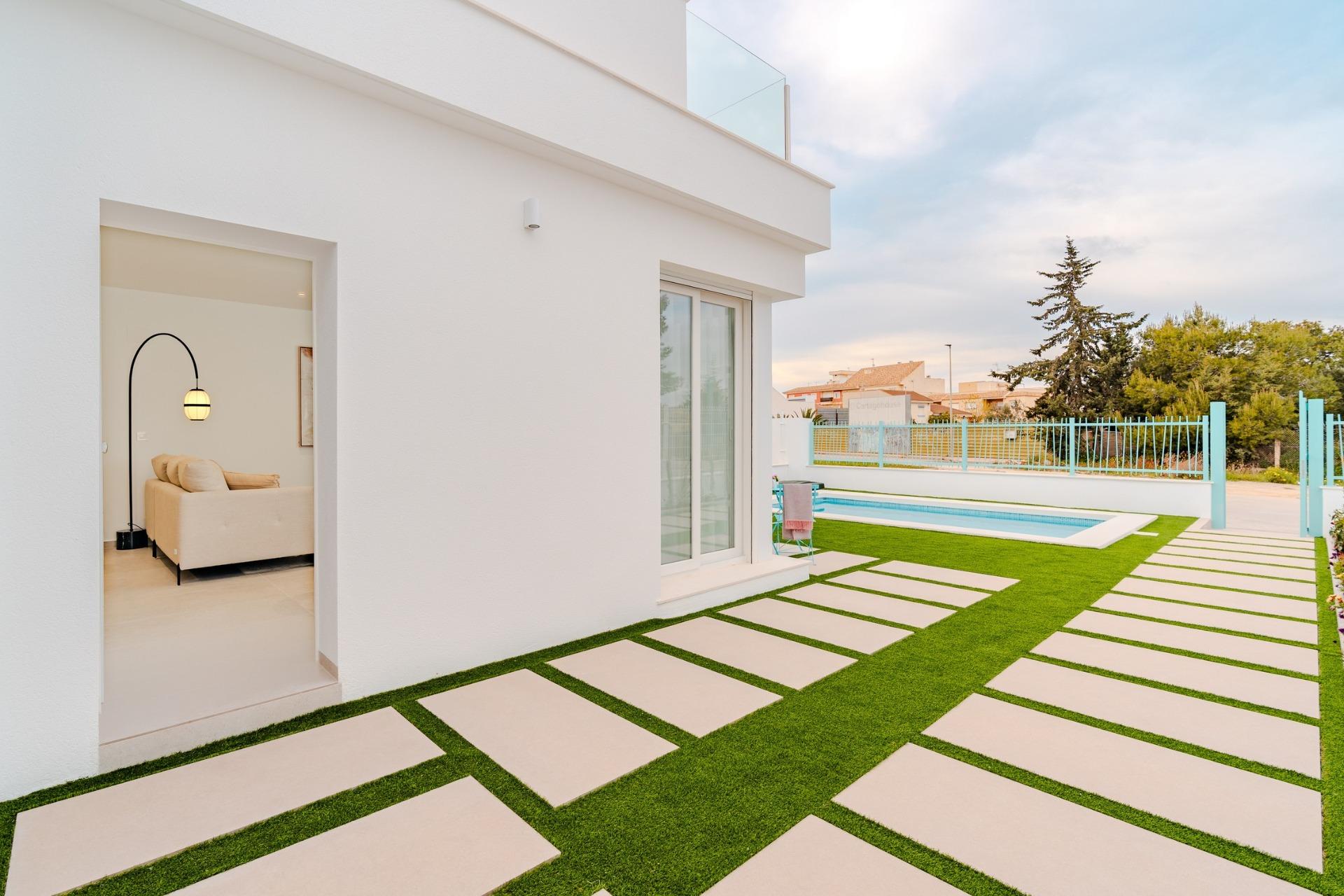 Spacious New Build 3 Bedroom Villa with Closed Garage for Sale in Los Alcázares