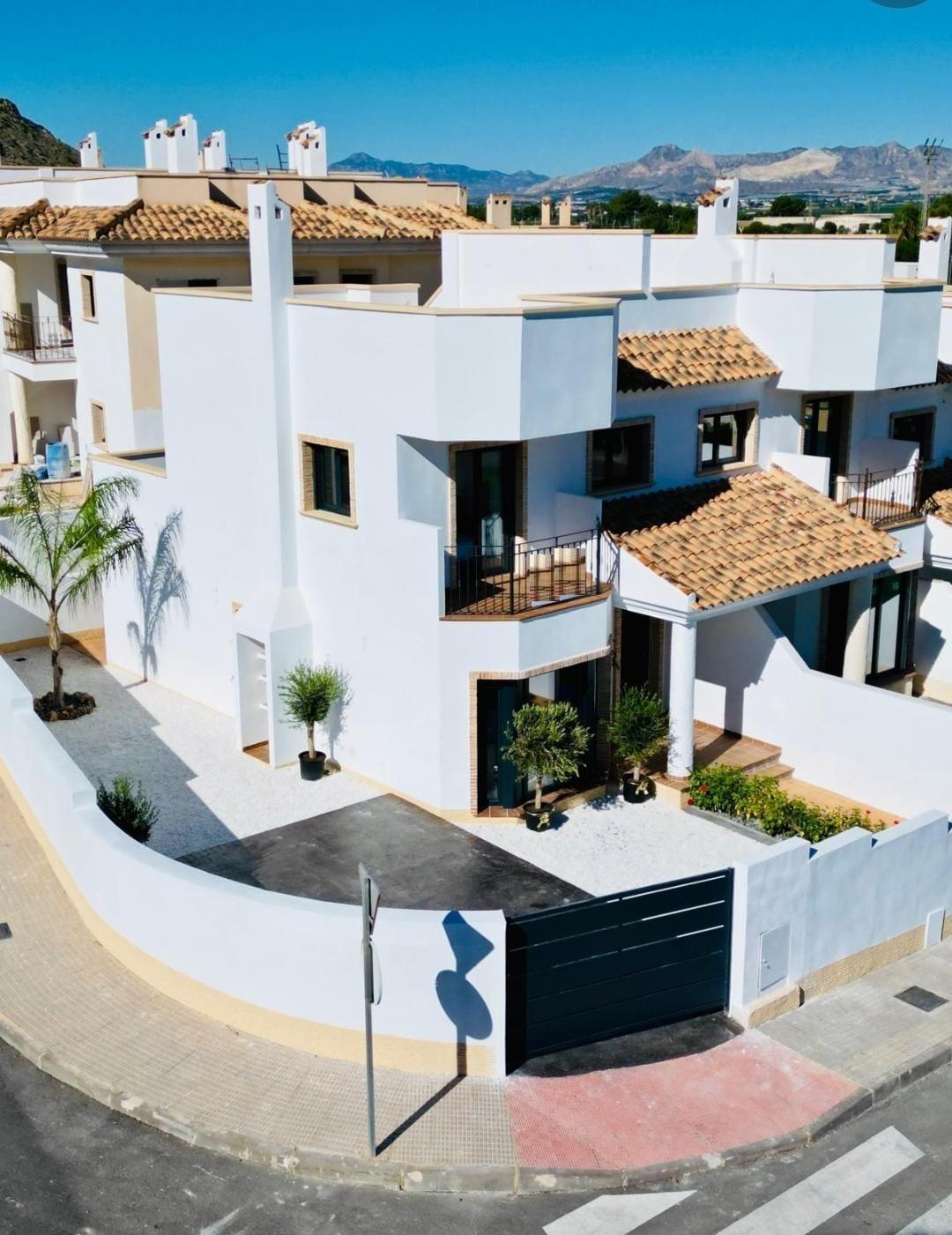 Bright, modern 2-bedroom ground floor bungalow with private terrace and gated entrance in Cox, Alicante new build community.