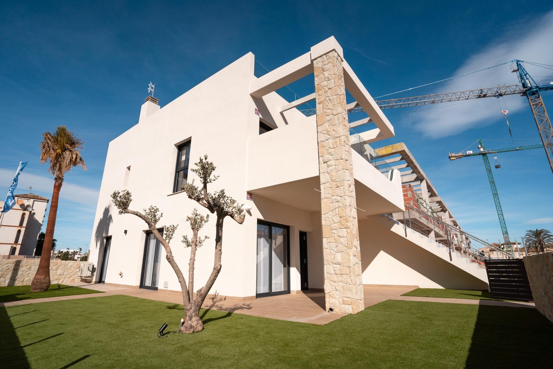 Spacious New Build 3 Bedroom Ground Floor Apartment with Private Garden for Sale in Pilar de la Horadada