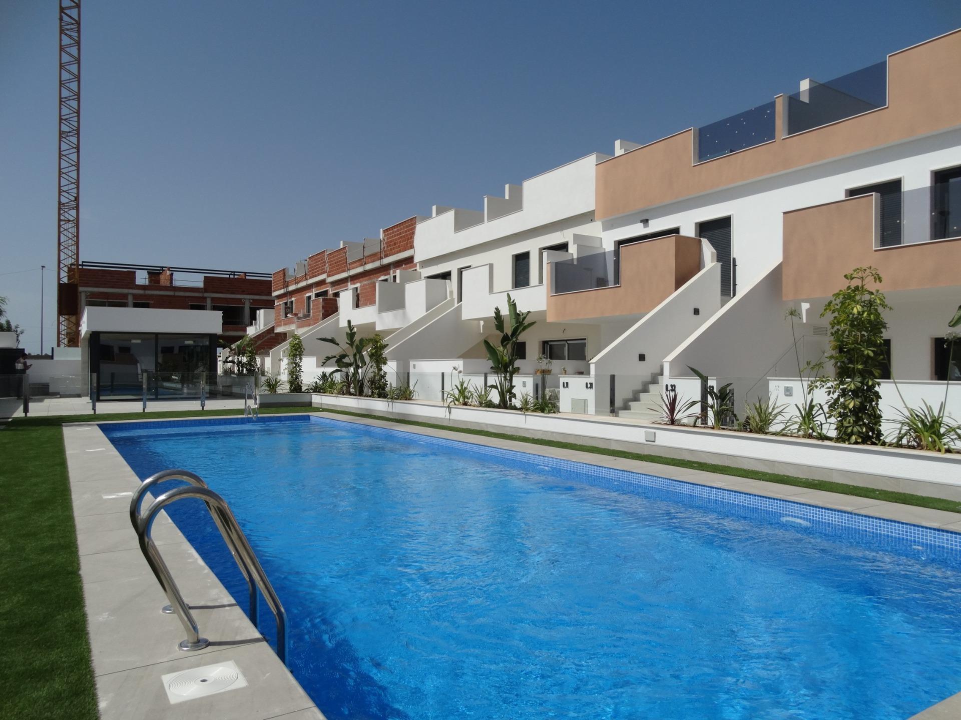 Newly Built Bungalows with Solarium or Garden in Pilar de la Horadada in pueblo