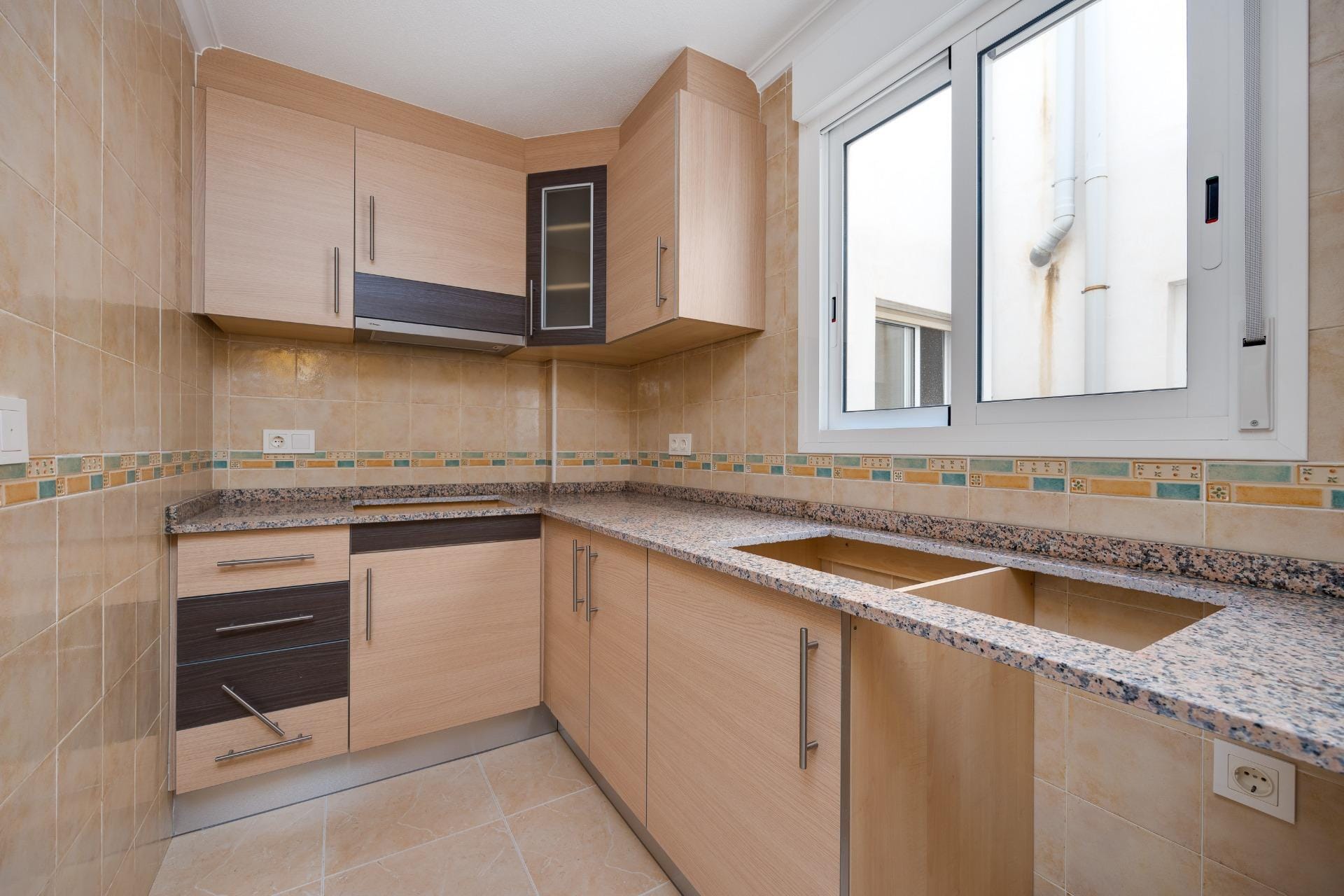 Spacious Key Ready 3 Bedroom Apartment with Pool for Sale in San Fulgencio Centre