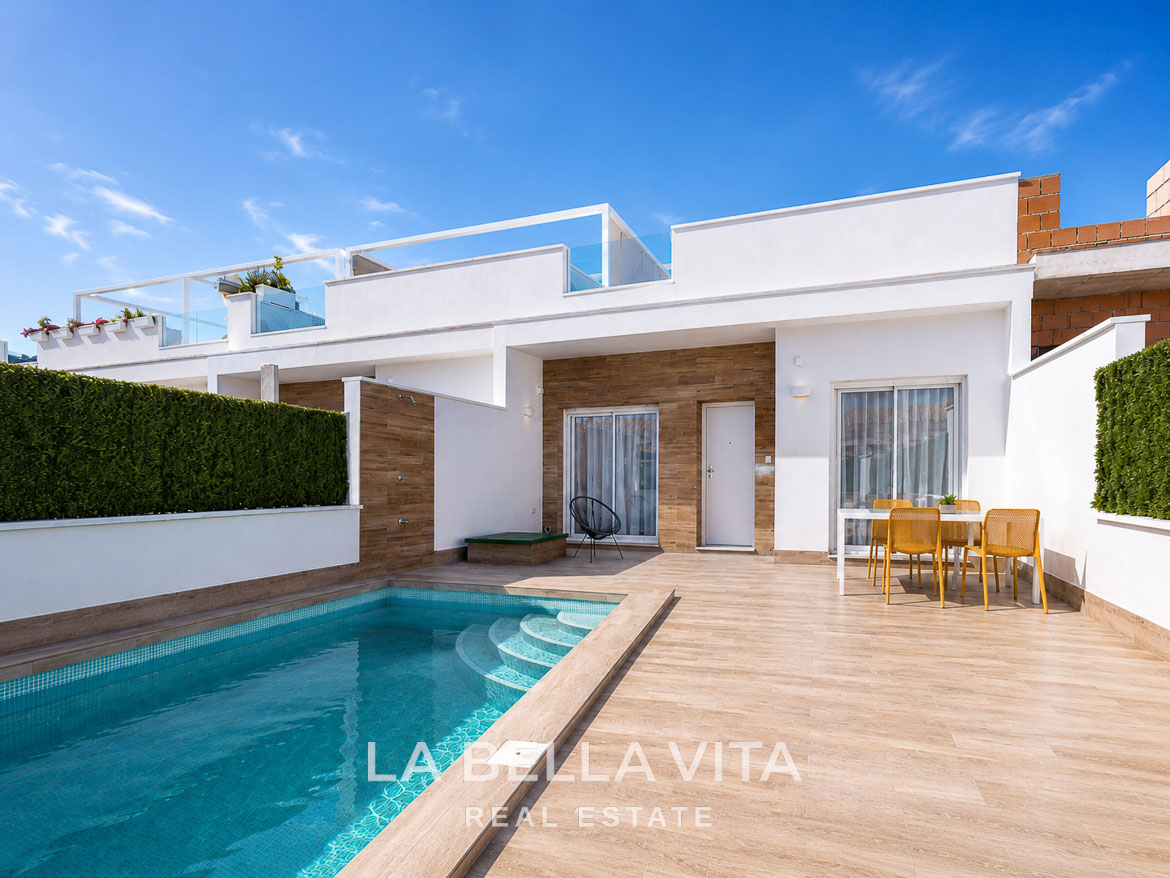 Single-Storey Townhouse with Private Pool and Solarium for Sale in San Javier, Murcia Modern New Build Single-Storey Townhouse with Private Pool and Solarium for Sale in San Javier, Murcia