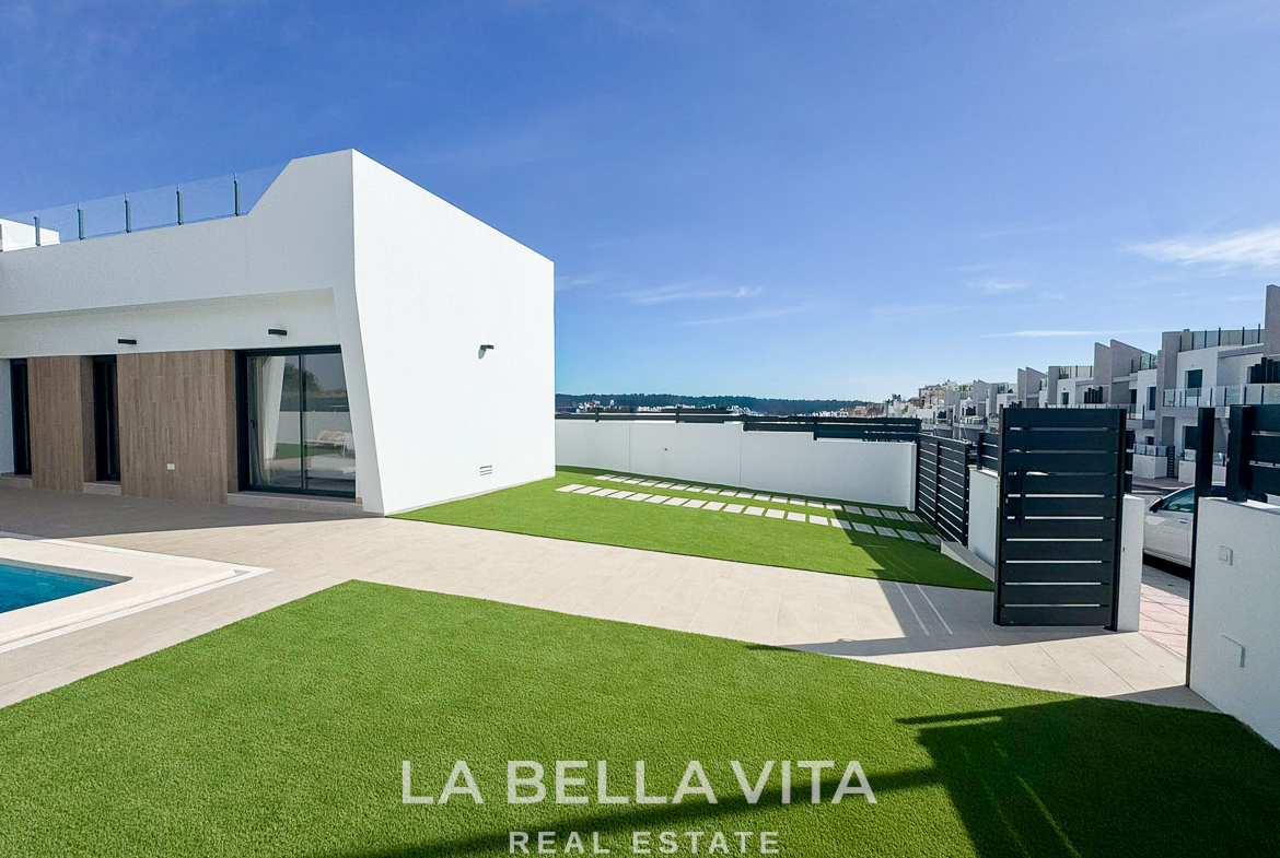 Sun-drenched modern 3-bedroom villa exterior with private pool, spacious terrace, and solarium in San Miguel de Salinas.
