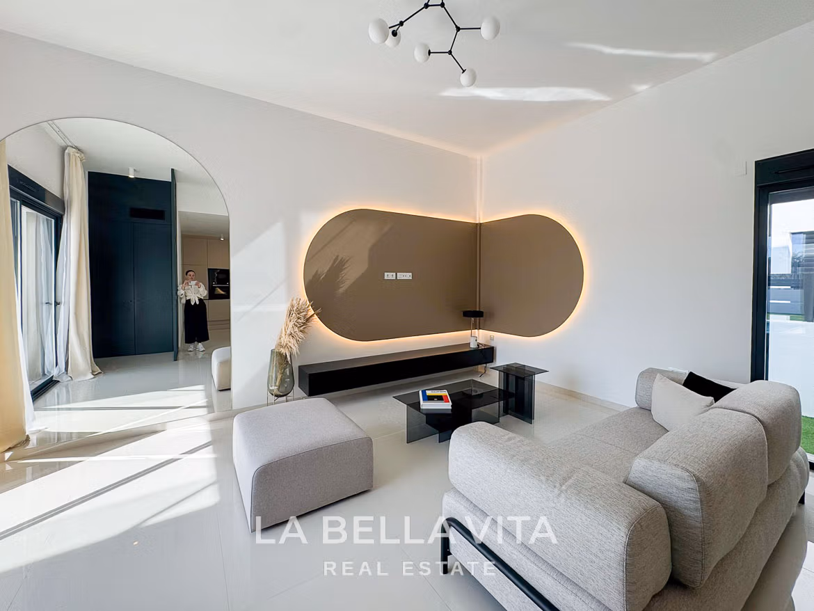 Bright and modern living room with sleek design in 3-bedroom villa featuring elegant details in San Miguel de Salinas.