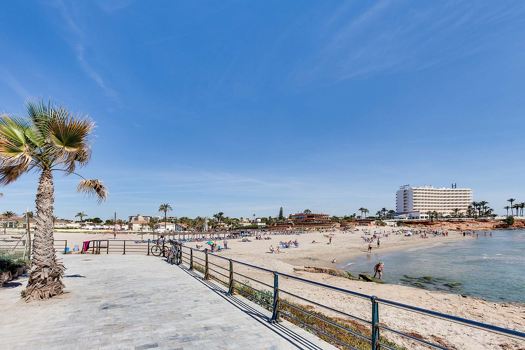 Luxury New Build 3 Bedroom Villa with Private Pool and Jacuzzi for Sale in Orihuela Costa – 700 m from the Beach