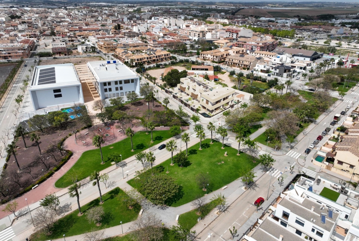 Spacious exclusive new build 3-bedroom ground floor home with private pool and garden in sunny Pilar de la Horadada,...