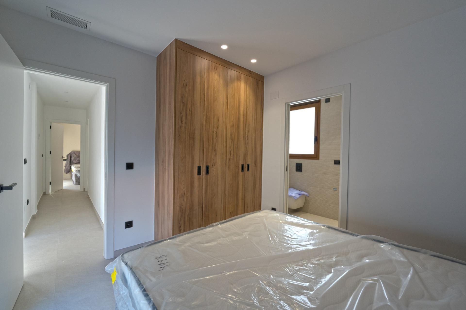 Stunning New Build 4 Bedroom Single-Storey Villa for Sale in Benejuzar