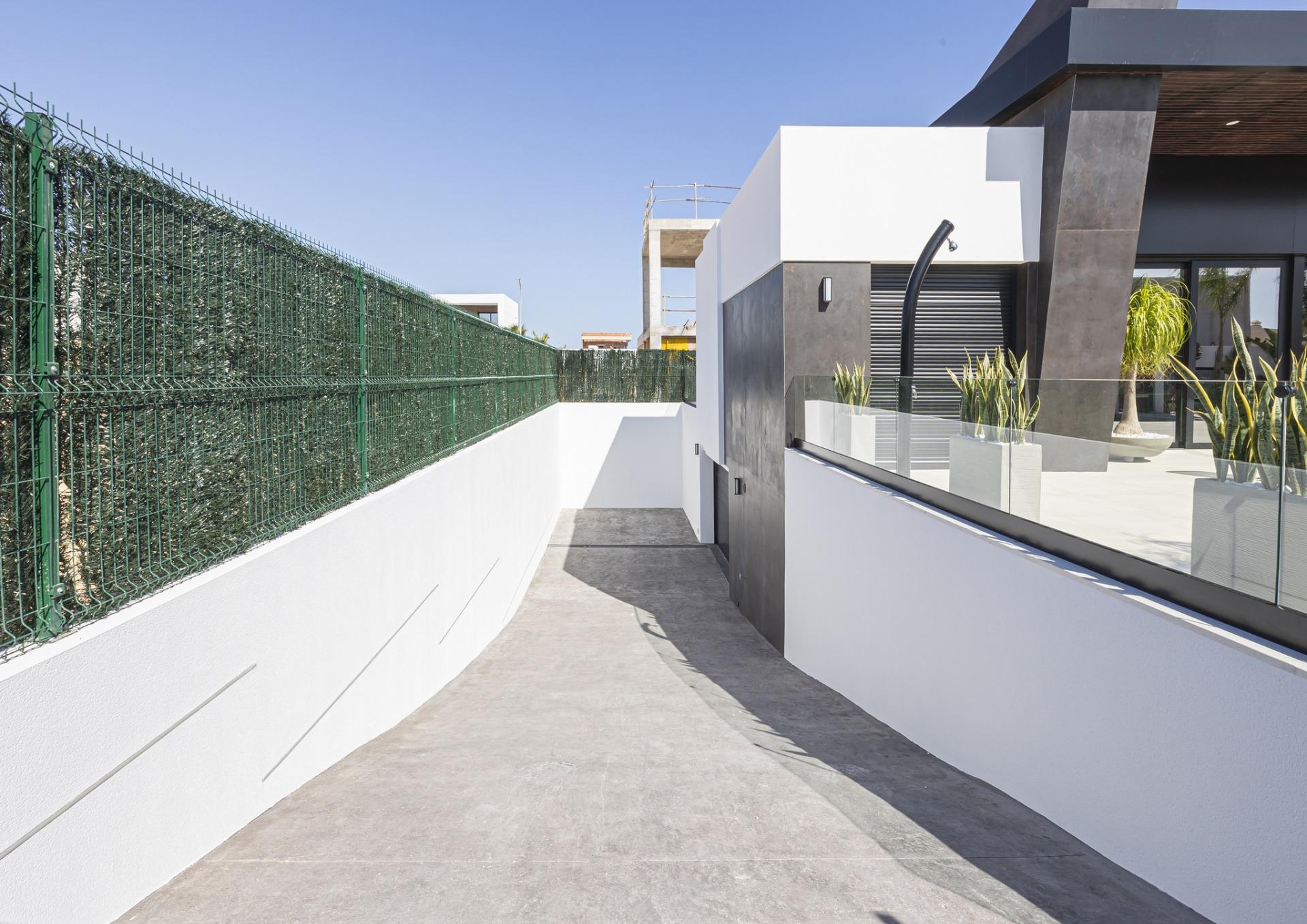 Bespoke New Build 3 Bedroom Villa with Private Pool on 530 m² Plot for Sale in Ciudad Quesada, Costa Blanca
