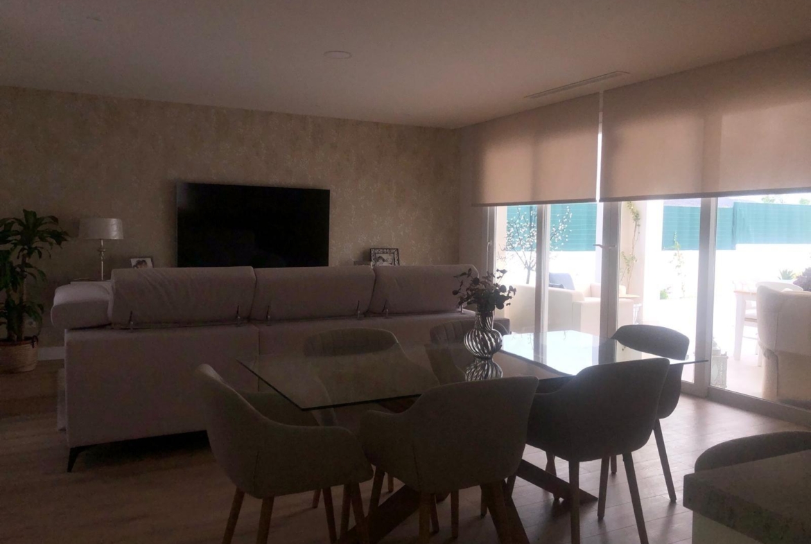 Living and dining room in a single-storey villa in Pinoso, Alicante