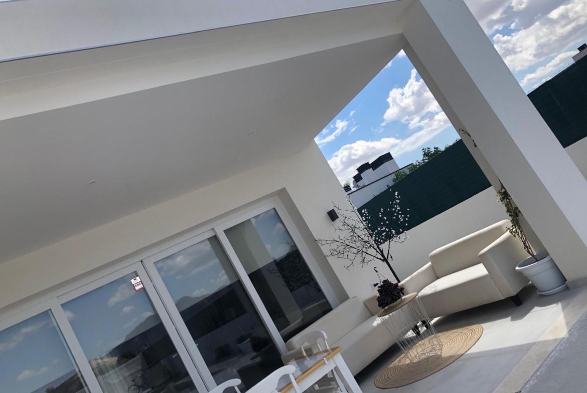 Covered outdoor dining terrace at a villa in Pinoso, Alicante