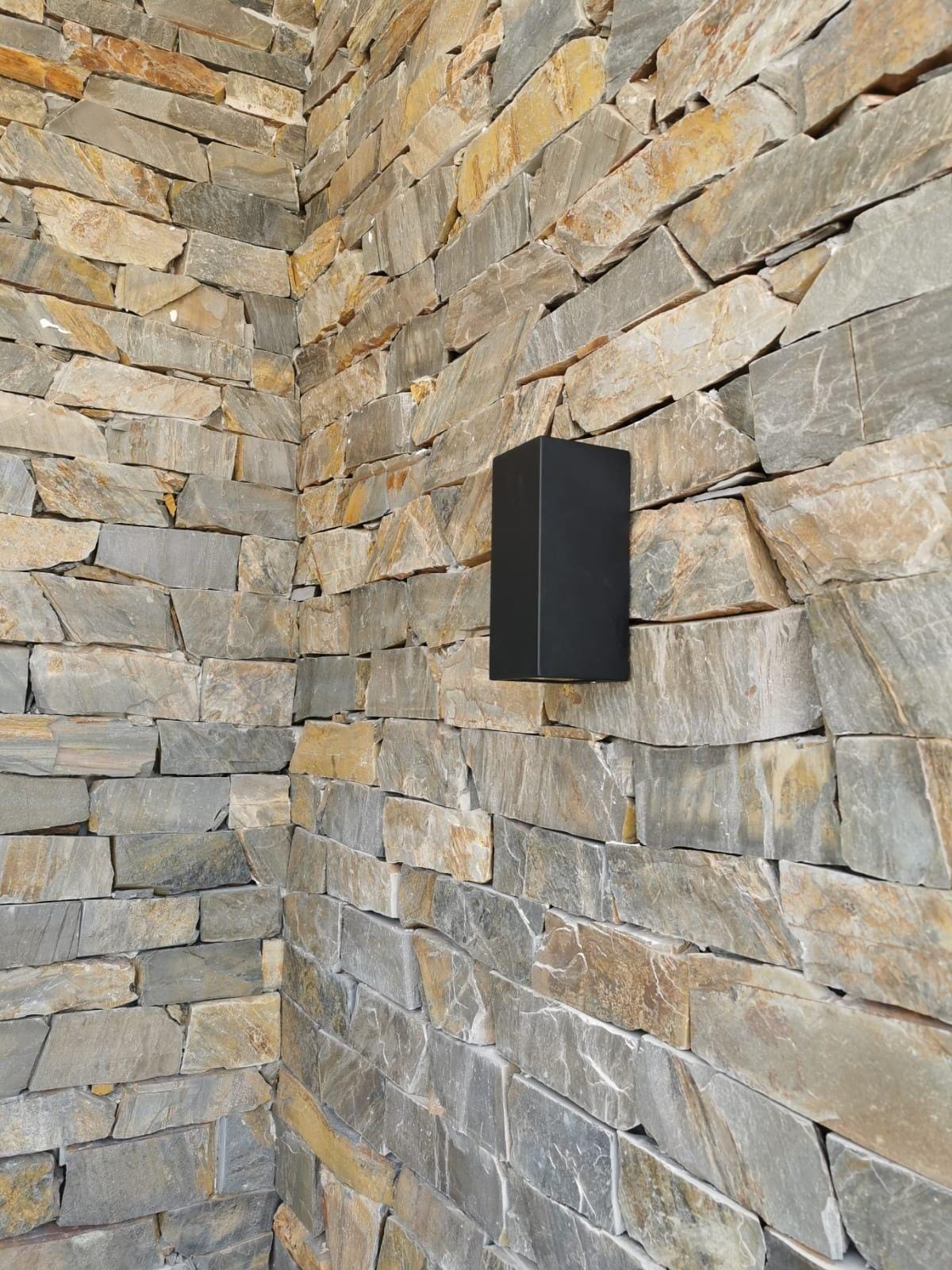 Custom-Built-New-Villas-in-Pinoso-Alicante-Spacious-Homes-in-Natural-Surroundings-25 Natural stone wall detail at a new build villa in Pinoso, Alicante