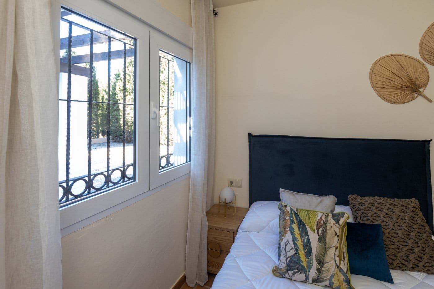 KEY-READY-VILLA-IN-FUENTE-ALAMO-MURCIA-26 Double bedroom beside a window with exterior bars in Las Palas, Fuente Álamo, Murcia