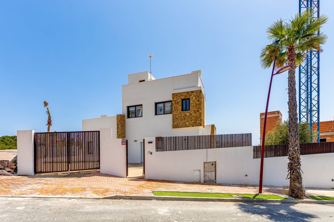 NEW-BUILD-VILLAS-IN-BALCON-DE-FINESTRAT-36 Generous 4 Bedroom Villa with Private Pool and Solarium in Balcón de Finestrat, Alicante