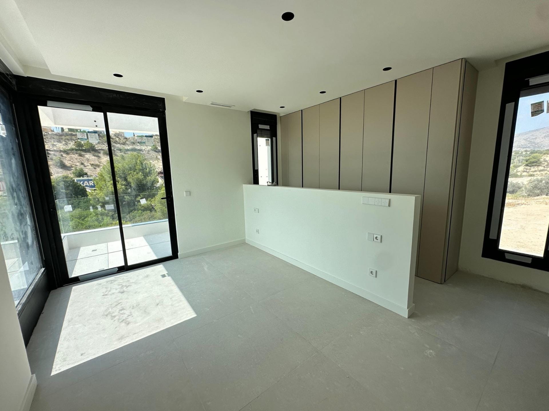 NEW-BUILD-VILLAS-IN-BALCON-DE-FINESTRAT-7 Sunlit Key Ready 3 Bedroom Villa with Sea Views and Private Pool in Finestrat, Alicante