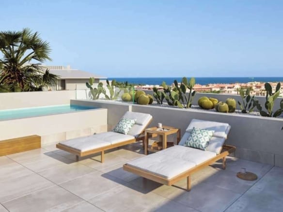 Penthouse terrace with sun loungers and an optional mini-pool in Jávea, Alicante