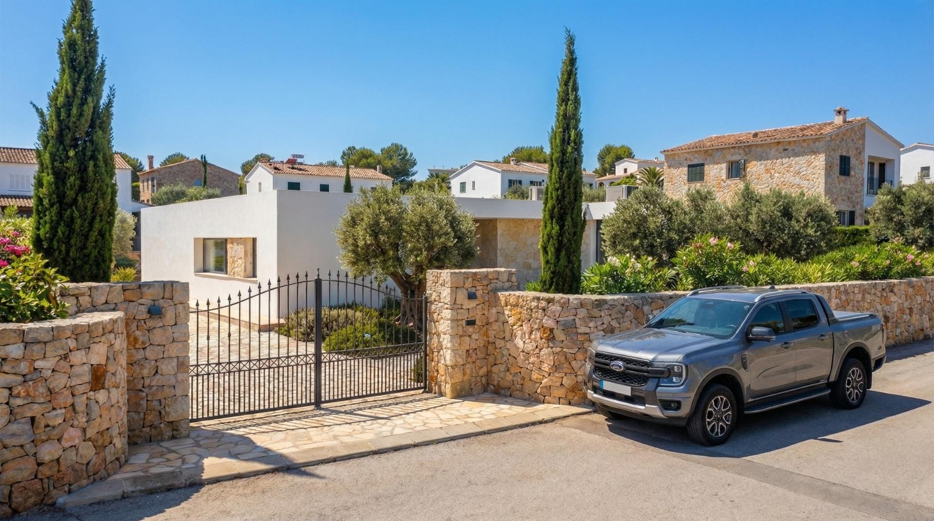 New-Build-Custom-Villas-in-Aspe-Alicante-3 Gated driveway entrance to the custom villa in Aspe, Alicante