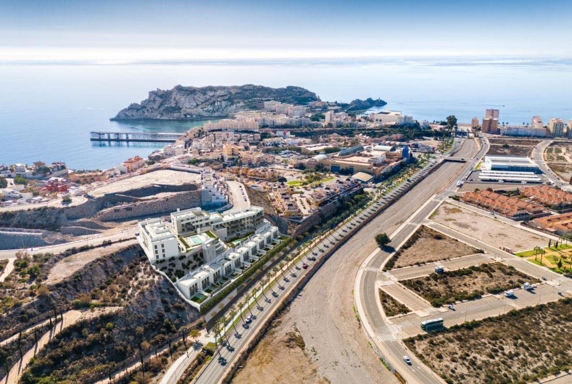 Aerial view of the hillside coastal area with Los Jardines site highlighted in Águilas