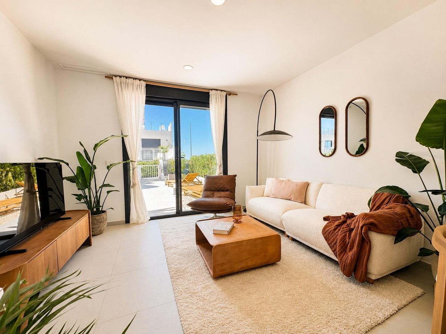 Practical Key Ready 2 Bedroom Single Storey Townhouse in Altaona Golf, Murcia