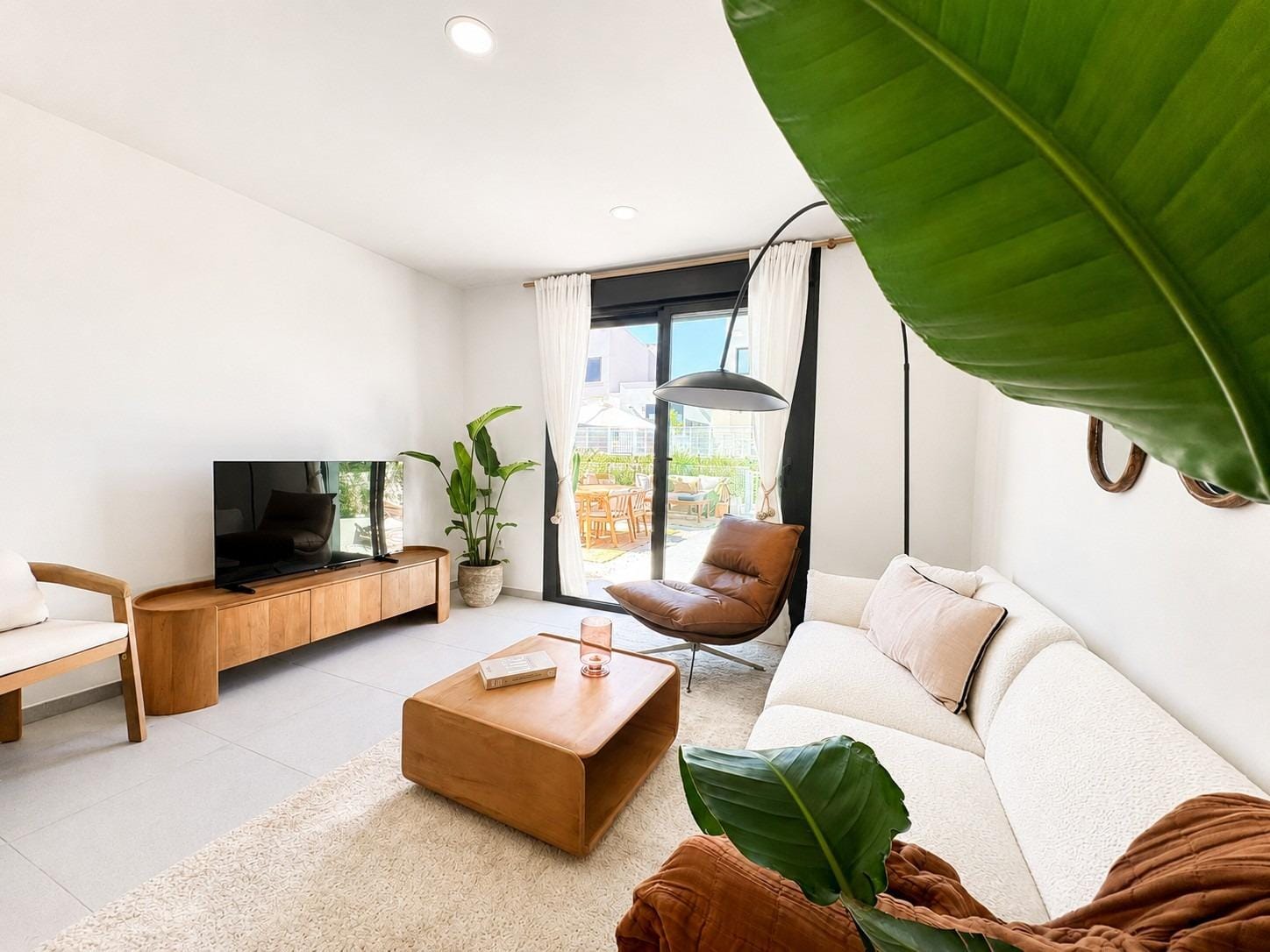 Practical Key Ready 2 Bedroom Single Storey Townhouse in Altaona Golf, Murcia