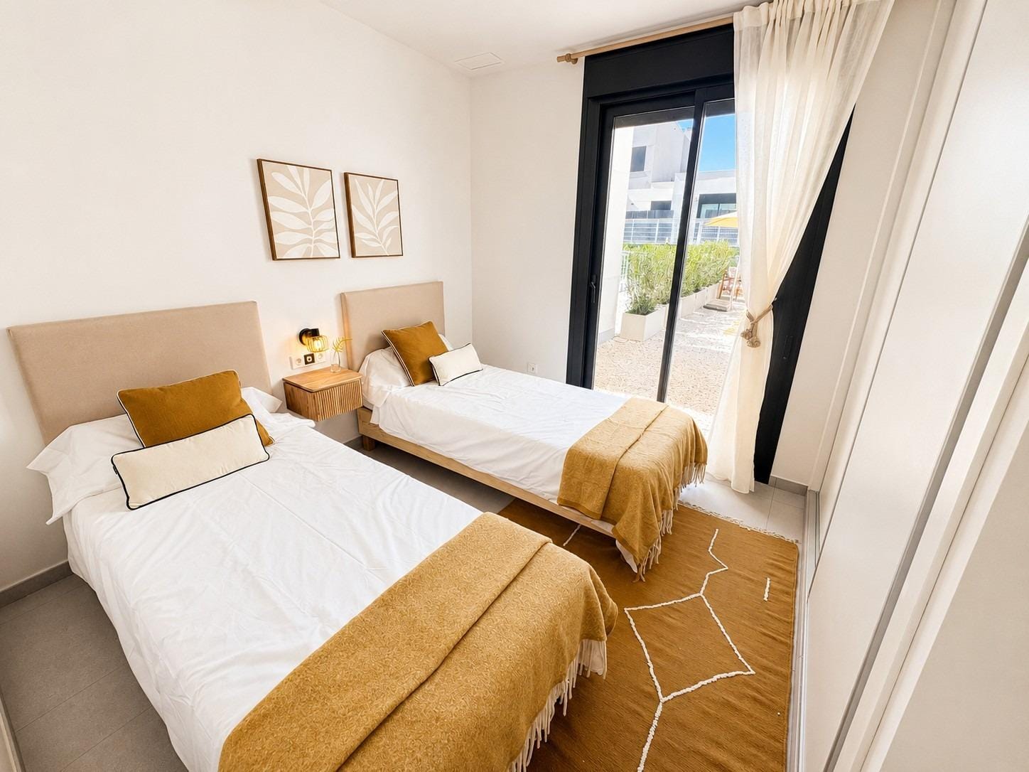 Practical Key Ready 2 Bedroom Single Storey Townhouse in Altaona Golf, Murcia