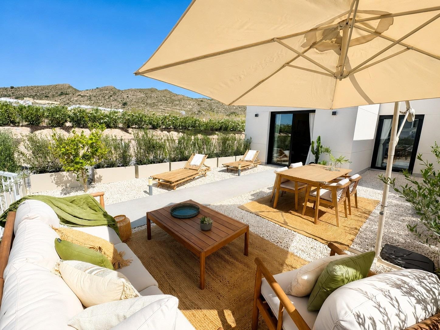 Practical Key Ready 2 Bedroom Single Storey Townhouse in Altaona Golf, Murcia