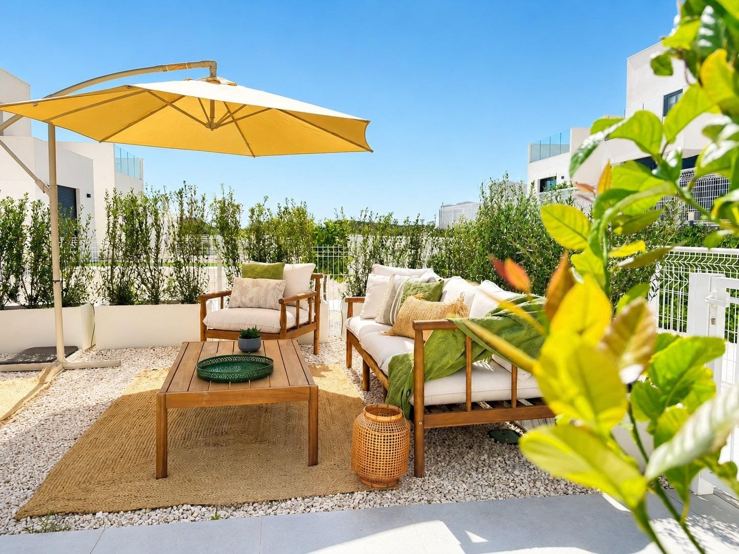 Practical Key Ready 2 Bedroom Single Storey Townhouse in Altaona Golf, Murcia