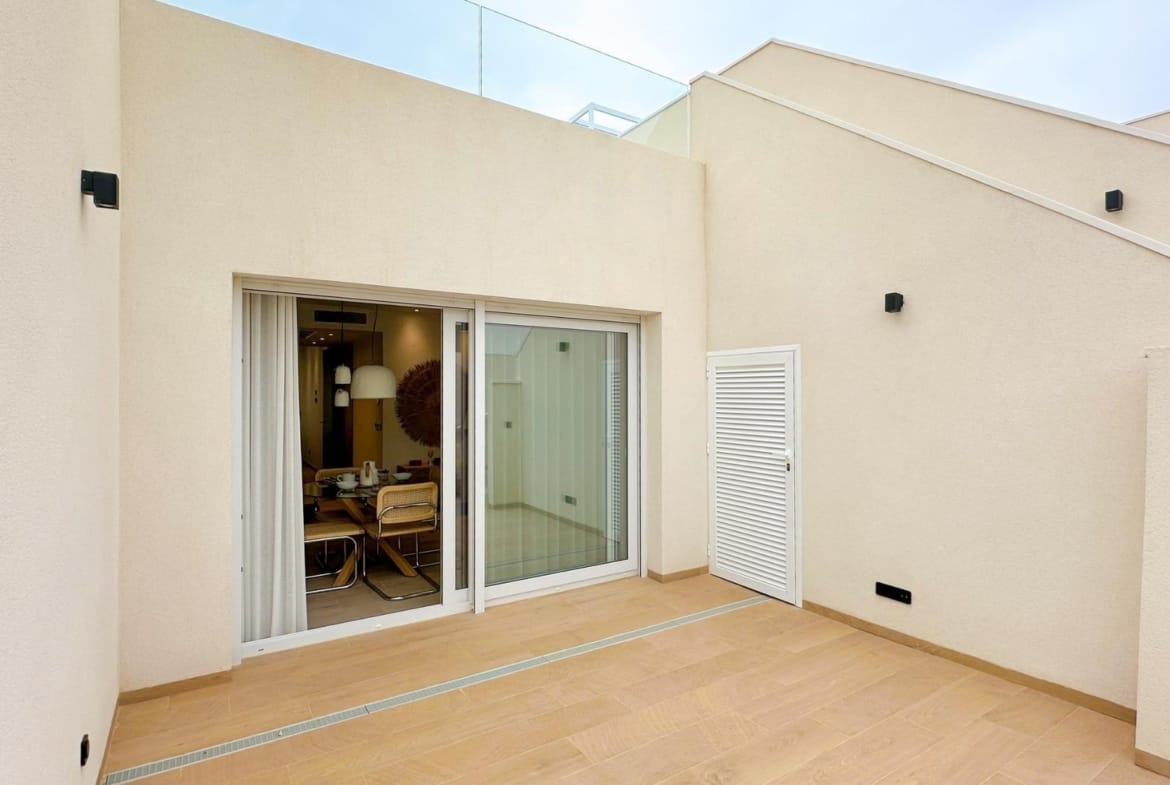 Upper-floor apartment terrace in La Finca Golf, Algorfa, Alicante