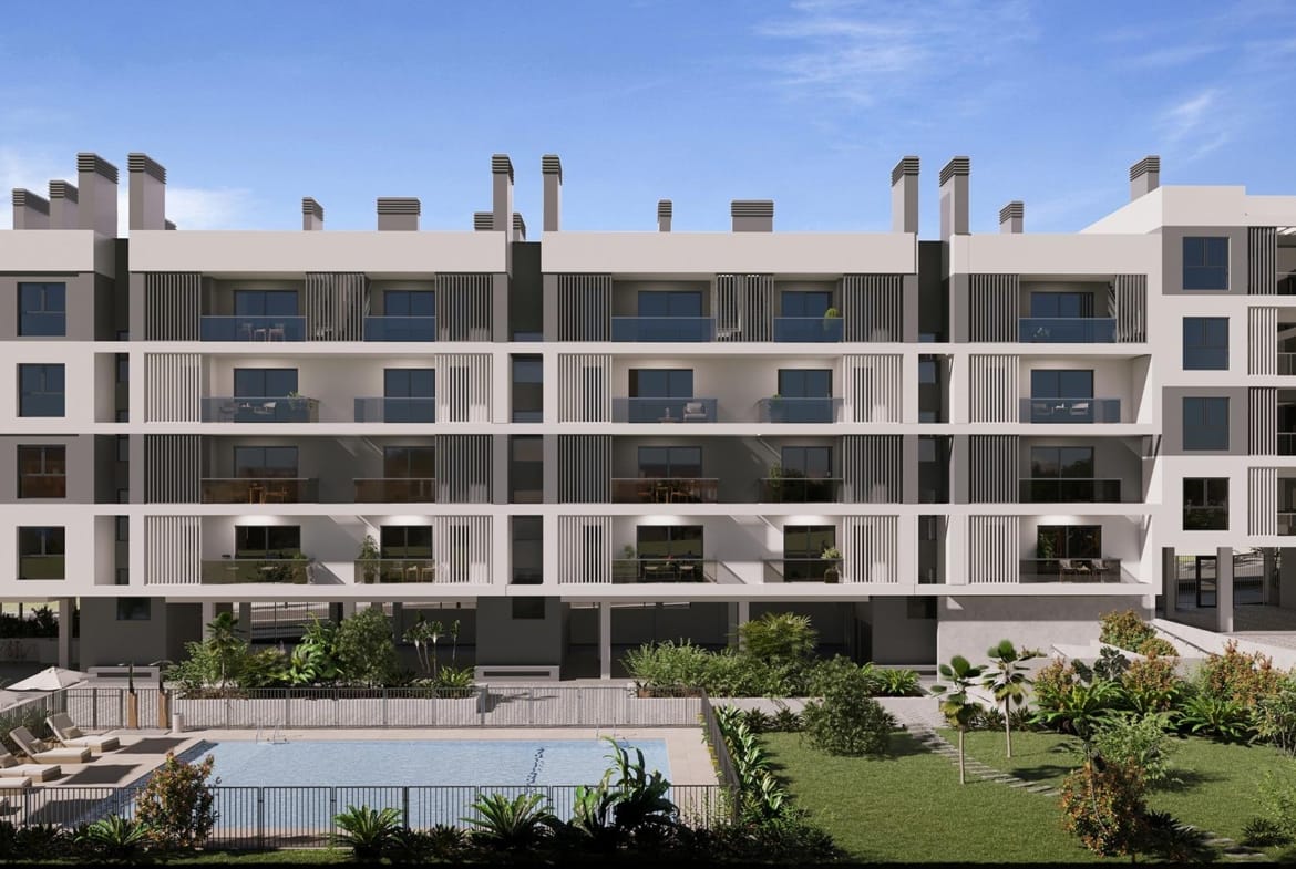 Apartment residence and communal pool in San Agustín, Alicante