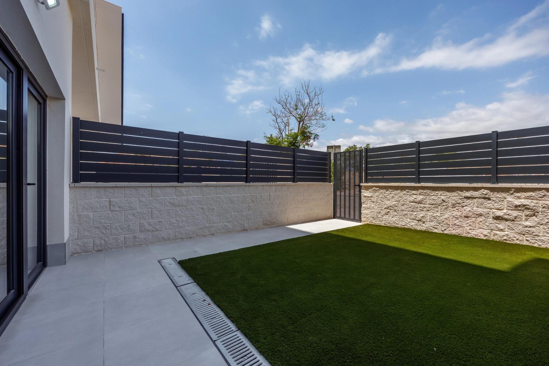 Unique-Investment-Opportunity-in-Villajoyosa-Costa-Blanca-North-1 Private terrace garden with independent street access in Villajoyosa