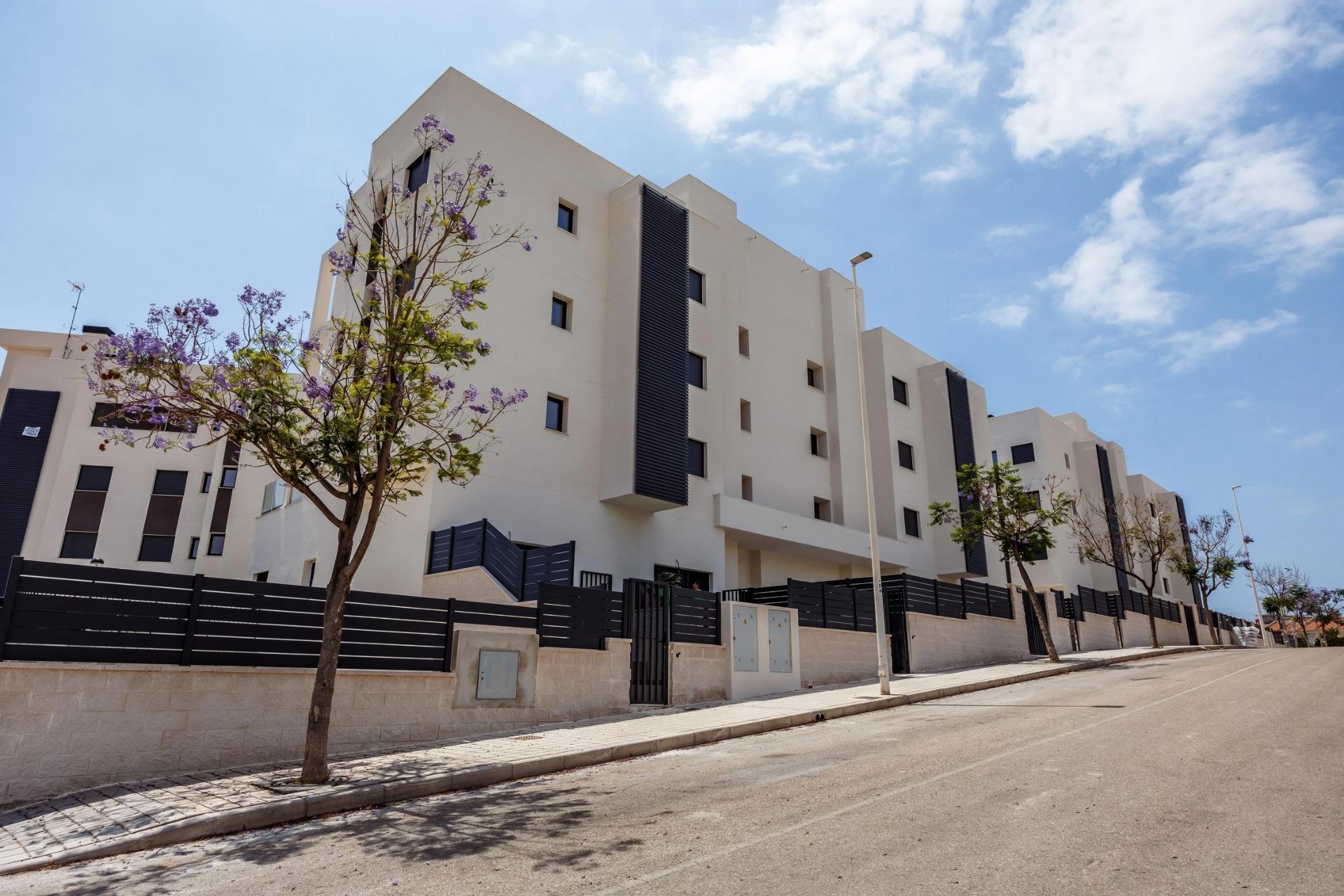 Unique-Investment-Opportunity-in-Villajoyosa-Costa-Blanca-North-4 Exterior of the new build apartment development in Villajoyosa