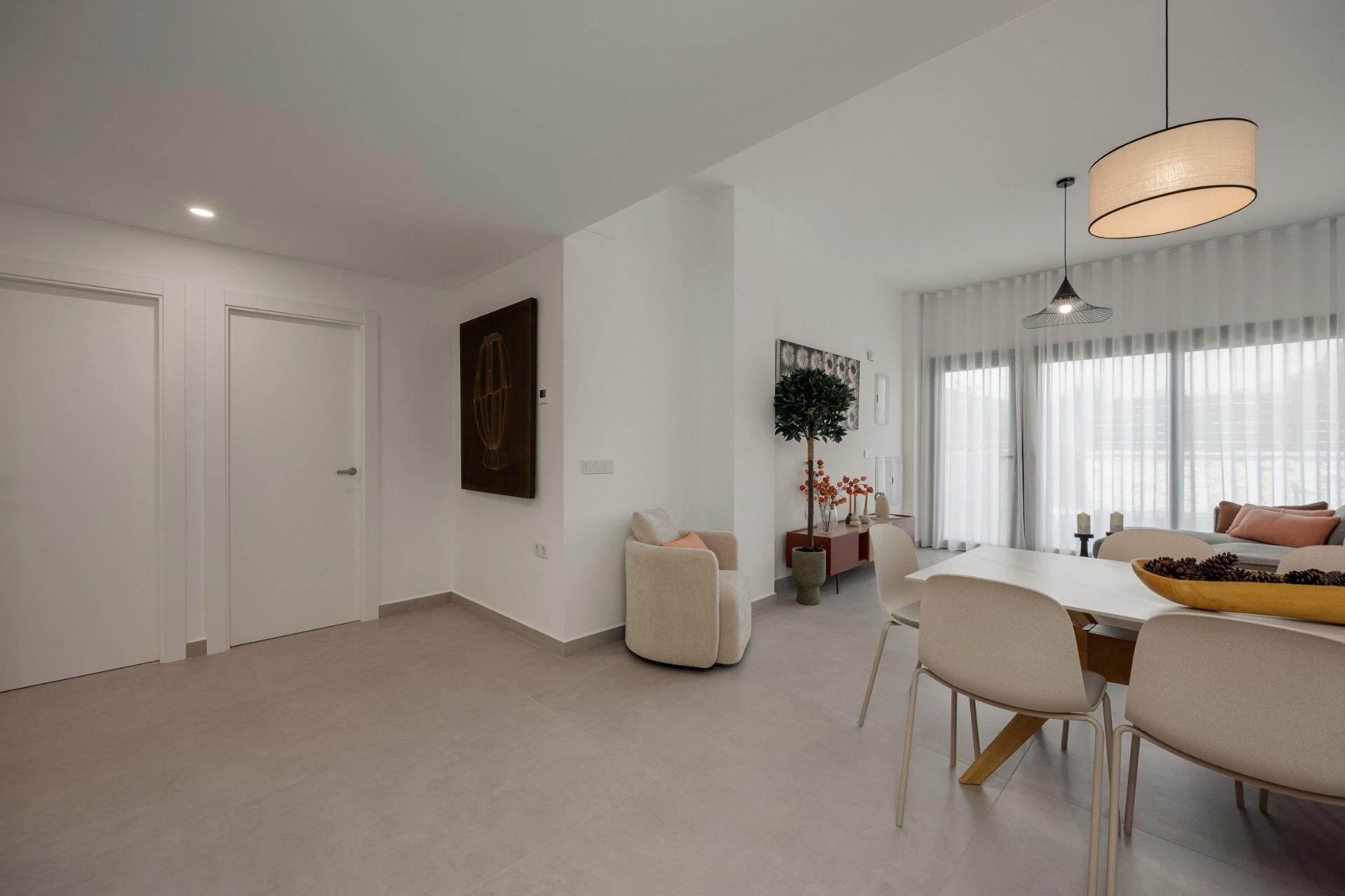 Unique-Investment-Opportunity-in-Villajoyosa-Costa-Blanca-North-8 Dining area and entrance hall in the ground floor apartment