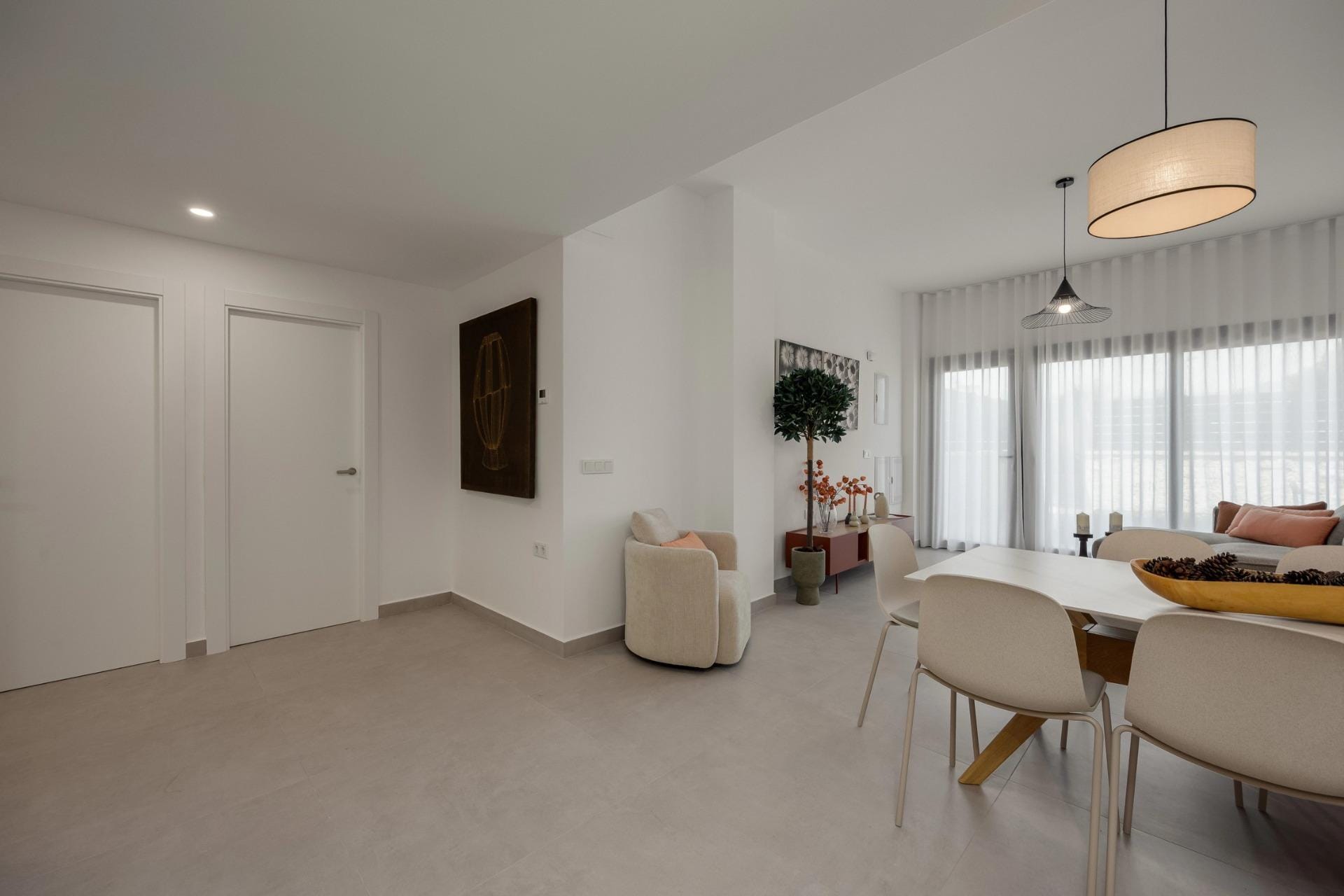Unique-Investment-Opportunity-in-Villajoyosa-Costa-Blanca-North-8 Dining area beside the living room in the ground-floor apartment