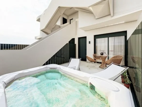 Ground-floor terrace render showing a hot tub and seating in San Pedro del Pinatar, Murcia