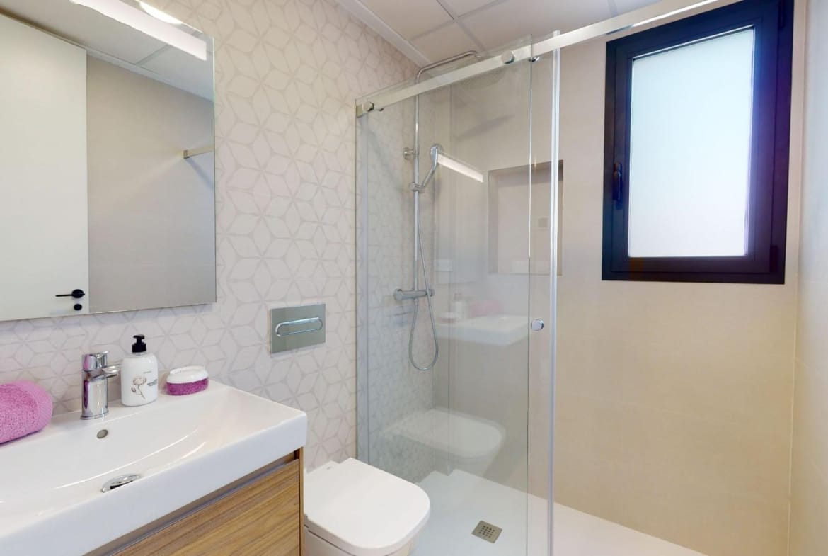 Example bathroom with a walk-in shower in La Marina, San Fulgencio, Alicante