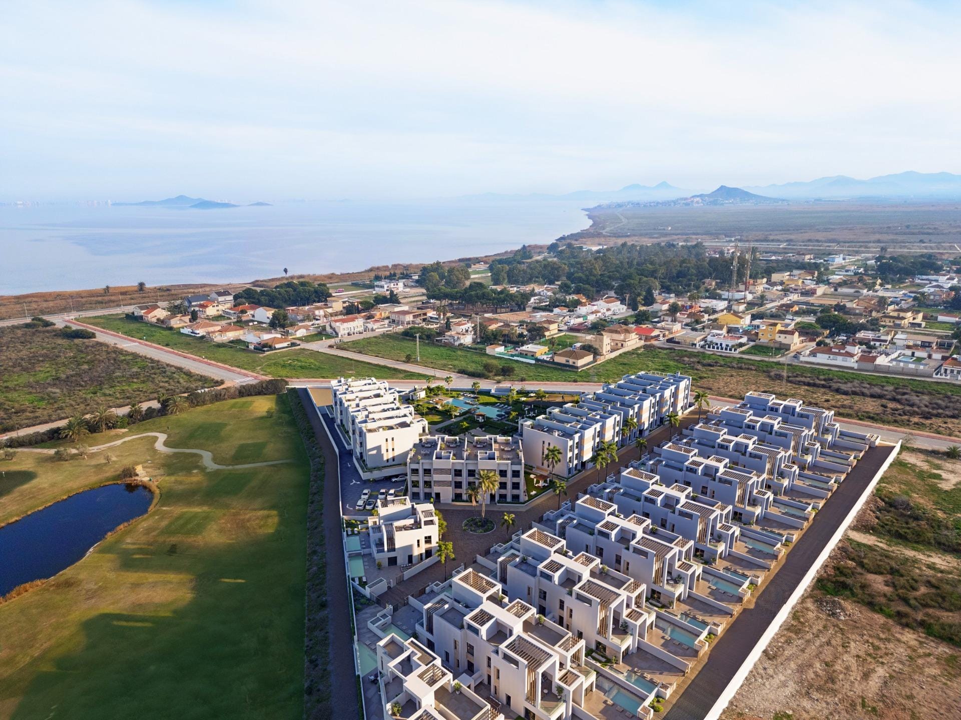 Aerial visualisation of the homes between the golf course and the coast in Serena Golf, Los Alcazares, Murcia