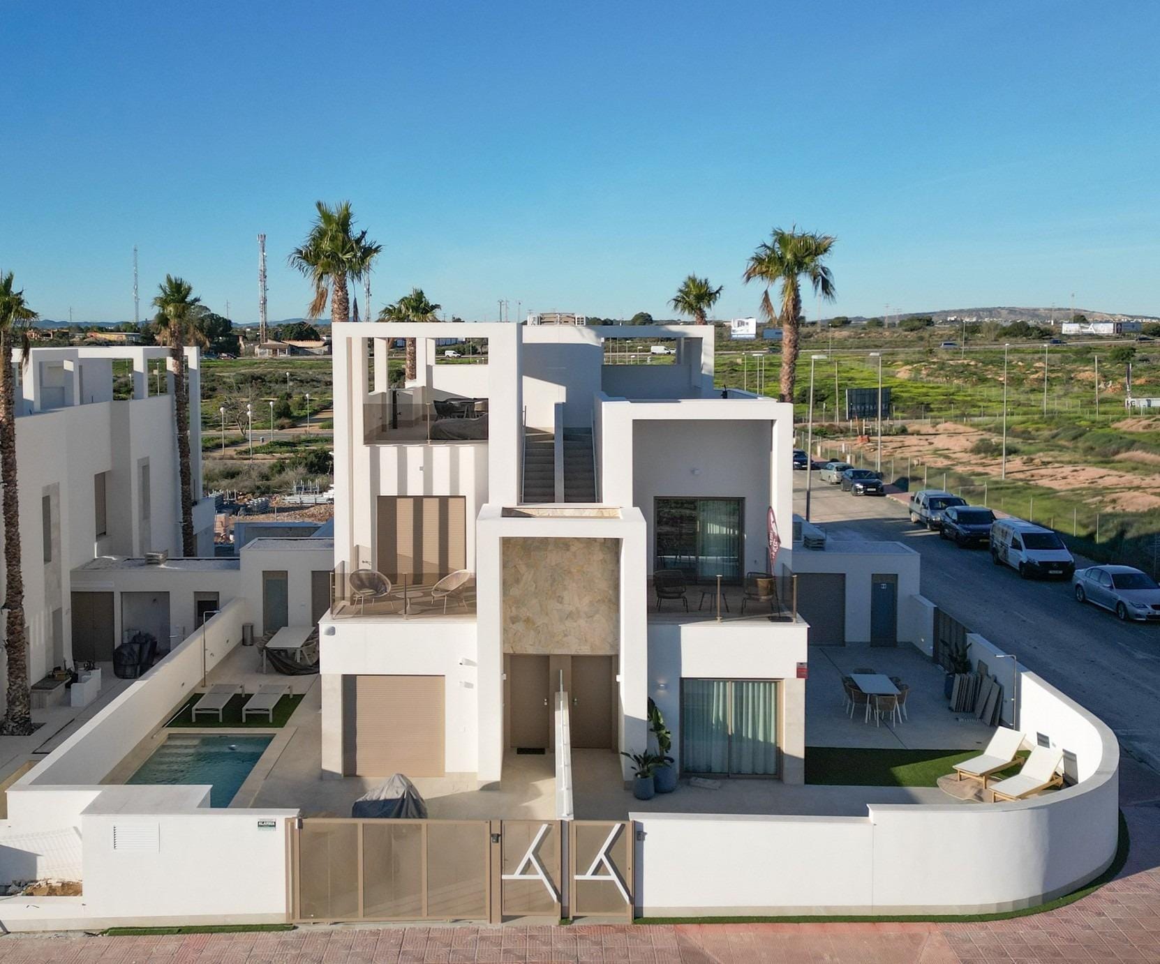 New-Build-Villas-with-Private-Pool-at-Serena-Golf-Los-Alcazares-22 Distinctive 3 Bedroom Semi-Detached Villa with Private Pool in Serena Golf, Los Alcazares, Murcia