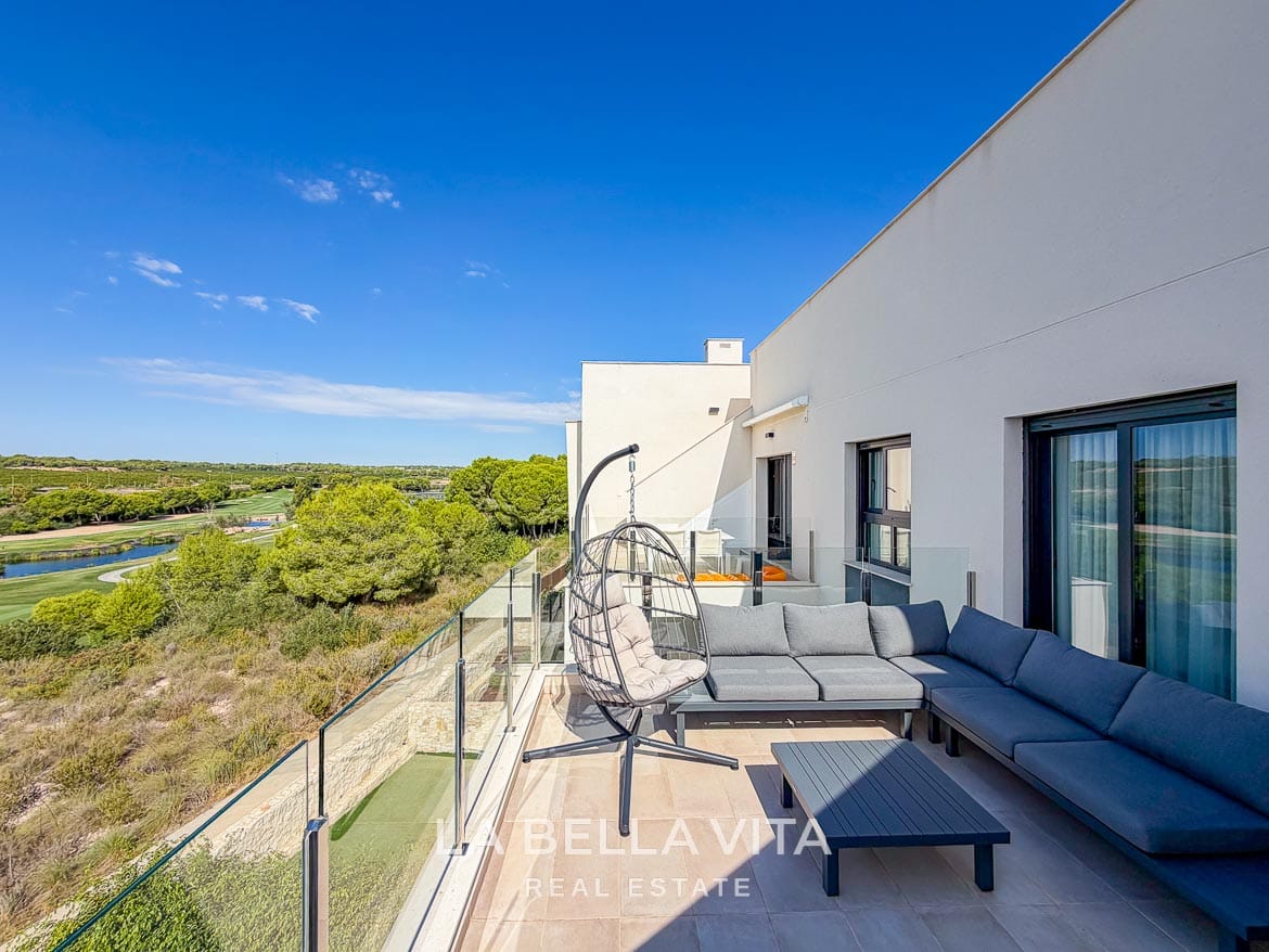 Modern Resale Apartment fot sale in Lo Romero Golf, Pilar de la Horadada, Alicante-34 View along the furnished penthouse terrace towards the golf course and lake
