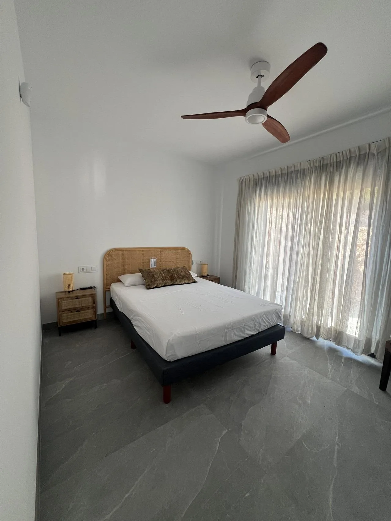 NEW-BUILD-SEMI-DETACHED-VILLAS-IN-POLOP-11 Ruhig gelegene Neubau-Doppelhaushälfte mit 3 Schlafzimmern, Pool und Dachterrasse in Polop, Alicante