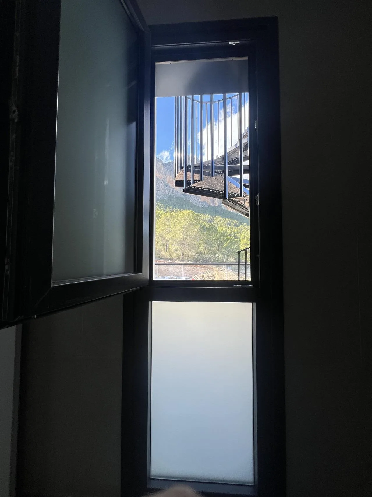 NEW-BUILD-SEMI-DETACHED-VILLAS-IN-POLOP-16 Ruhig gelegene Neubau-Doppelhaushälfte mit 3 Schlafzimmern, Pool und Dachterrasse in Polop, Alicante