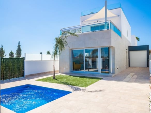 Show villa with a private pool, garden and garage in Torre del Rame, Los Alcázares, Murcia