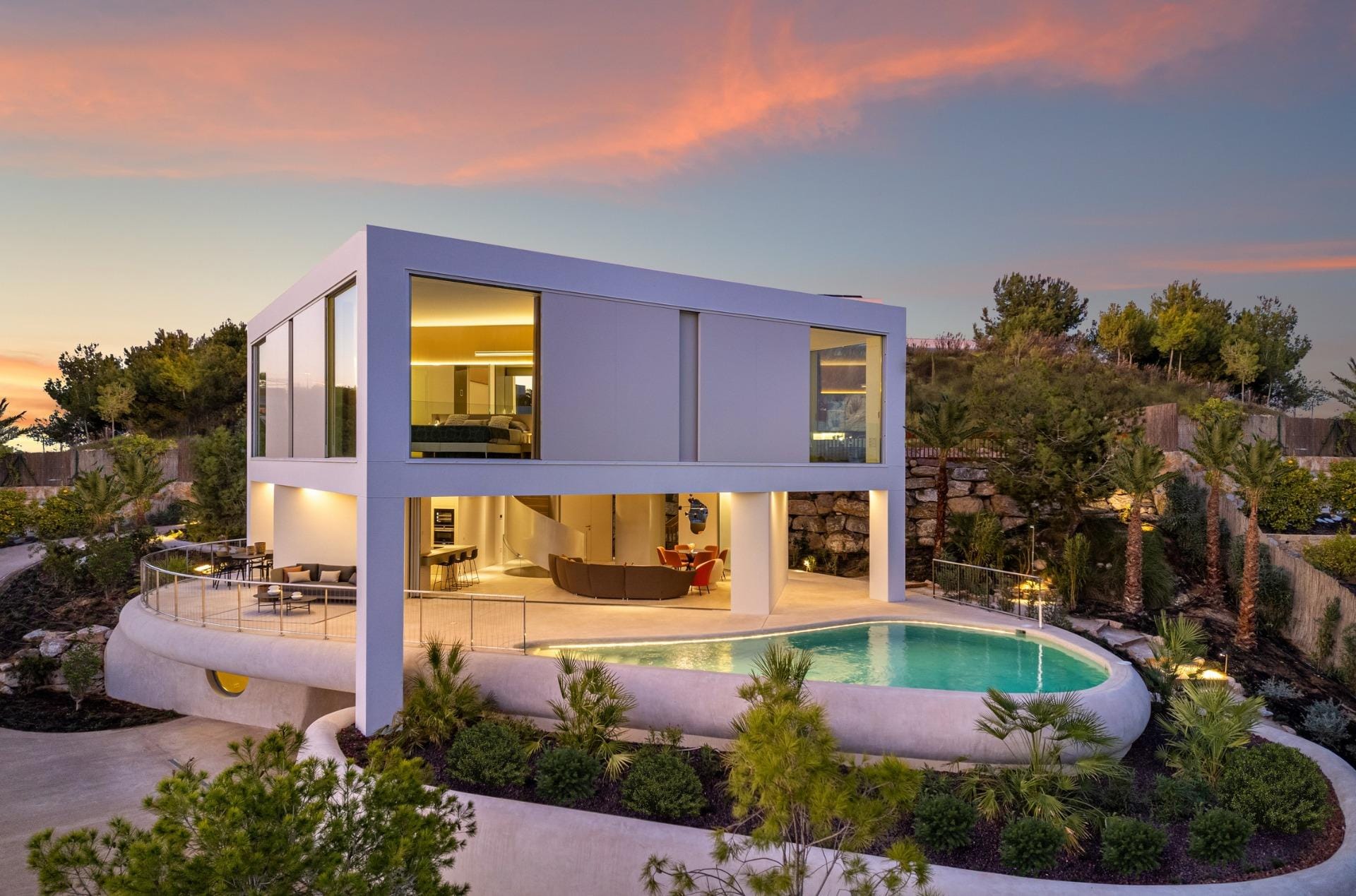 New-build luxury villas at Las Colinas Golf and Country Club Exterior view of a modern villa with private pool at Las Colinas Golf, Orihuela, Alicante