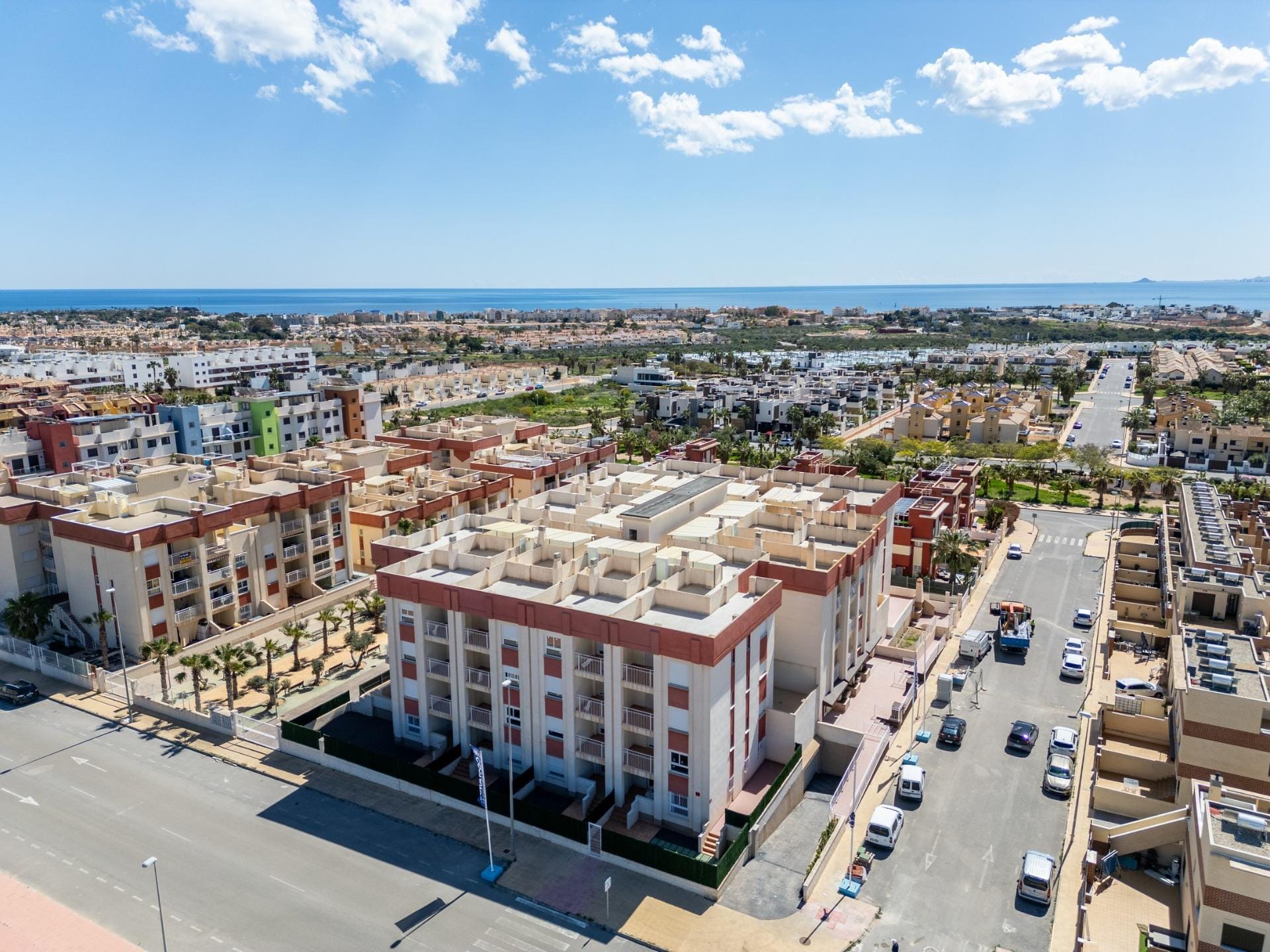 Regenerated Residential Complex in Lomas de Cabo Roig – Renovated Apartments Aerial view of the residential complex and surrounding neighbourhood in Lomas de Cabo Roig, Alicante